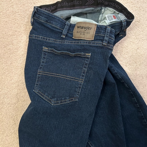Wrangler Authentics Blue Denim Jeans Size 42x29 - Picture 4 of 5